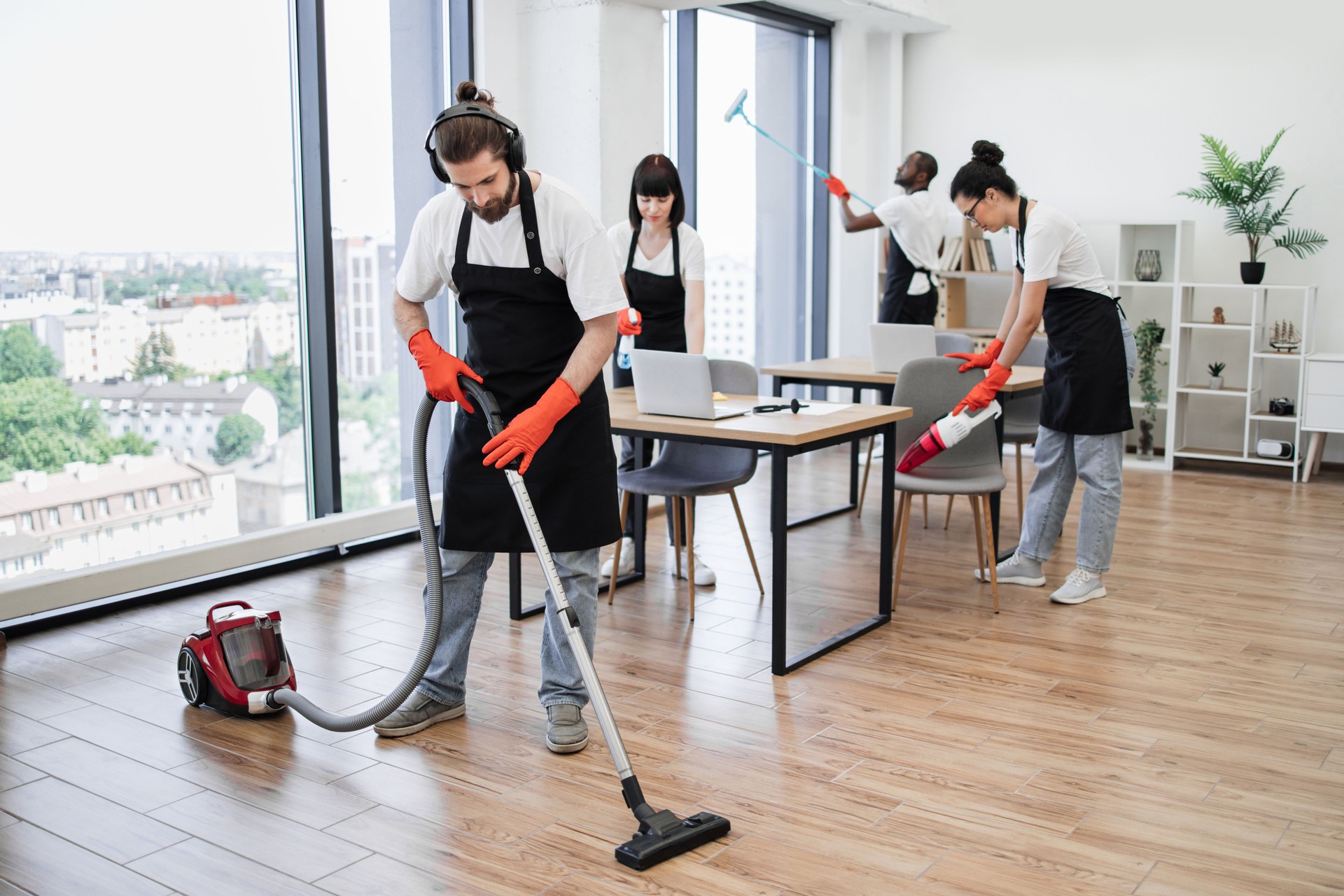 Florida Arc Cleaning Professionals cleaning office